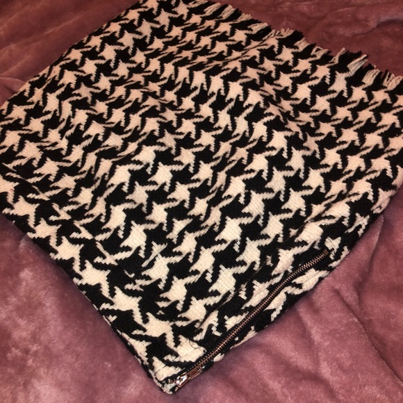 Houndstooth skirt - Picture 3 of 8